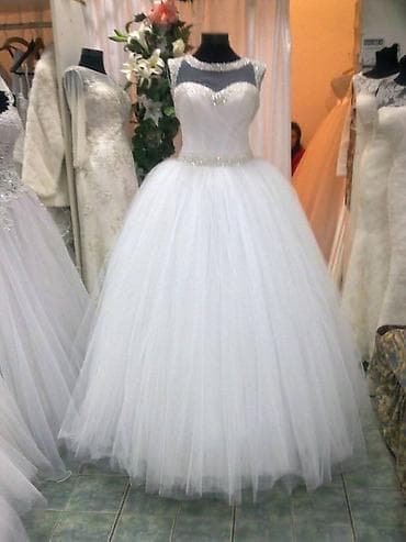 Muška odeća: Belo balsko venčanica sa šljokičastim detaljima i bogatom suknjom od — 6