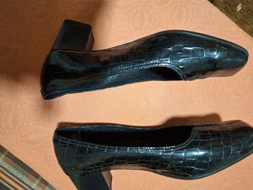 široke farmerke h: Pumps, 40 — 3