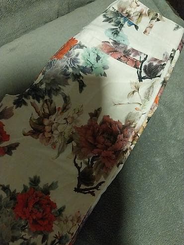 Ženske pantalone sa cvetnim printom - Model: uske (skinny) pantalone