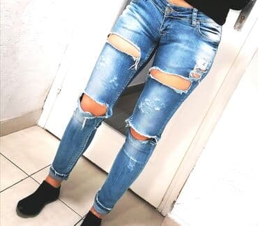 pocepane pantalone: Farmerice Uvoz Francuska
Extra model
Vel 26
Sa dosta elastina — 4
