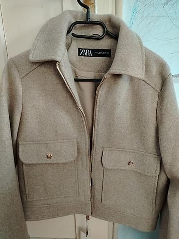 ZARA ženska kraća jakna od mešavine vune u bež boji. - Ravni kroj do