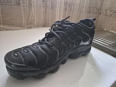 VaporMax Plus patike jako ugodno i lepe za nosioce koji vole crnu