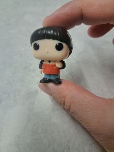 nike kopačke sa čarapom: Mini vinil figura – stilizovani “chibi” dizajn - Materijal: tvrda — 1