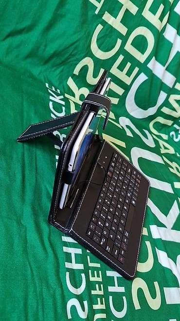 Kućni aparati: Samsung Galaxy Tab 4 7.0 (SM-T230) + futrola sa žičanom tastaturom - — 4