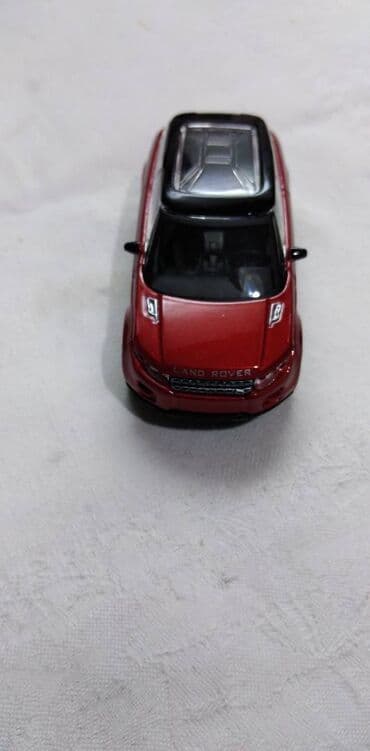 range rover igracka: Burago Land Rover LRX Concept 1:43 nov,China — 3