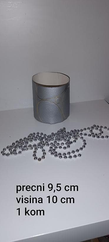 Srebrna dekorativna cilindrična kutijica/posuda sa modernim reljefnim na lalafo.rs Srebrna dekorativna cilindrična kutijica/posuda sa modernim reljefnim