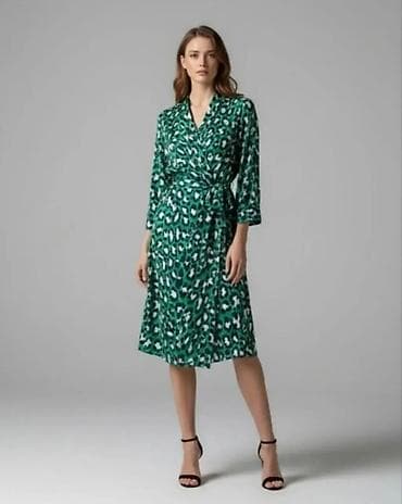 Kućna odeća: Zelena haljina na preklop sa printom - Kroj: midi dužina, A-linija — 1