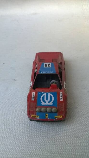 harry potter vt401 k: Burago Ferrari 308 GTB, 1:43 Italy, plavi izgreban, na crvenom fale — 5