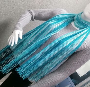 Wraps: Šal/pašmina u nijansama tirkizne i svetloplave sa metalik sjajem. - — 1