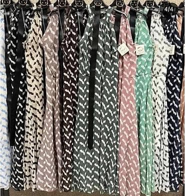 haljine mint boje: Haljina maxi dužine sa halter izrezom i printom. - Elegantna duga — 4