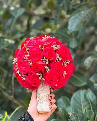 staklene cigle cena: Ručni buketi ruža – dekorativni i svečani aranžmani - Elegantni — 8