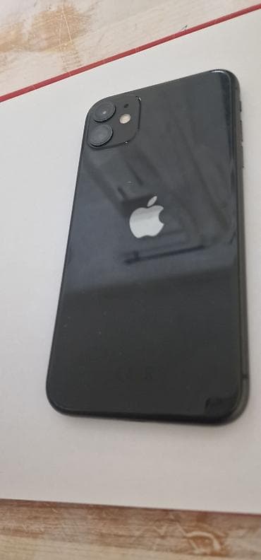 Video Games & Consoles: Iphone 11
Samo telefon i maska
Bez ogrebotina — 2