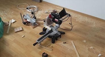 Reklamiranje, štampanje: Postavljanje laminata, vinil ploča sa profesionalnom opremom. Cena — 3