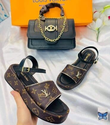 fratelli babb sandale: 36-40
3400
Rezervacije u toku — 3