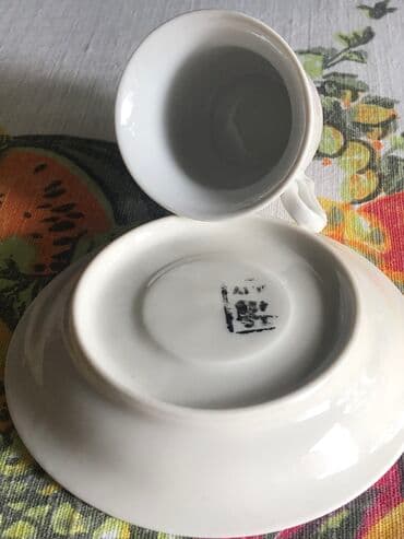 metalac šolje za kafu: Komplet od šest porcelanskih malih šoljica za kafu sa tacnama — 5