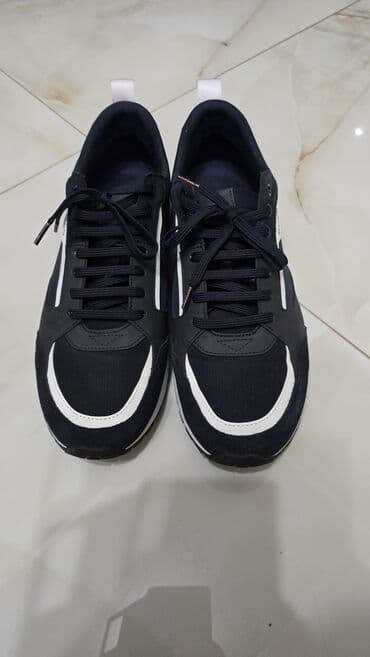 musko prstenje srebro: Patike, Hugo Boss, veličina - 45 — 2