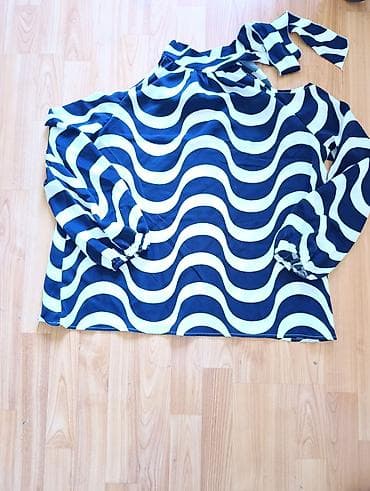 Bluza sa talasastim printom - Model: ženska bluza sa dugim rukavima -