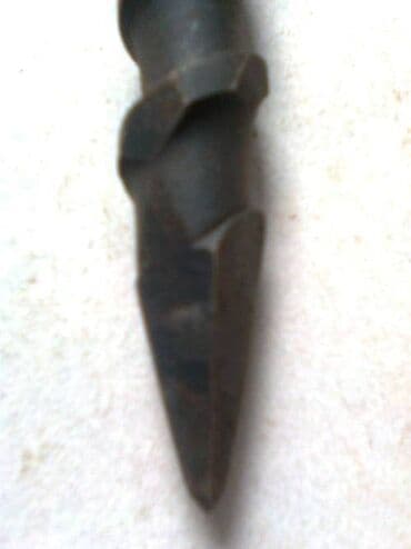 Burgije: Prodajem vidija burgiju i spic sa slike, burgija fi 22mm duzina 580mm — 3