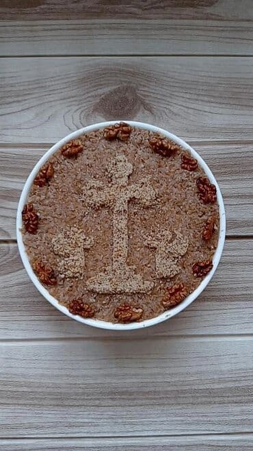 cena prohromskog lima po kilogramu: Slana torta za proslave, pažljivo aranžirana sa raznim vrstama — 10