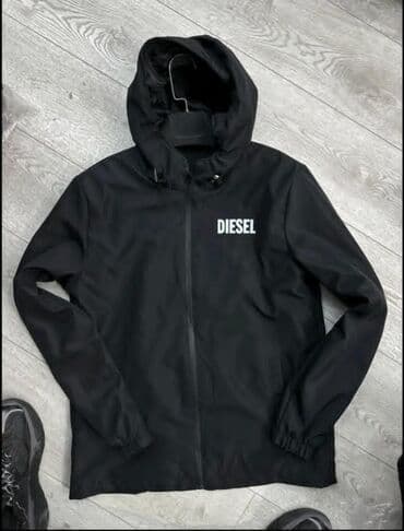 nike m: Muška crna softshell jakna sa kapuljačom - Model: sportsko‑casual — 2
