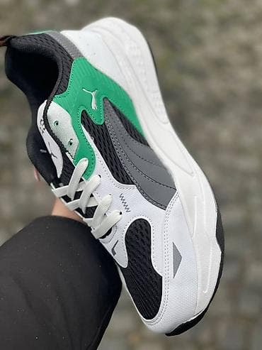 metro bele patike: Puma
brojevi 40 do 44 — 5