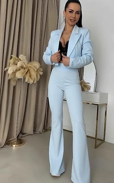 Haljine: Kompleti
Cena 3600
Uni vel.
V30 — 4