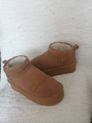 kozne cizme novi sad: Čizme, UGG, 39 — 5