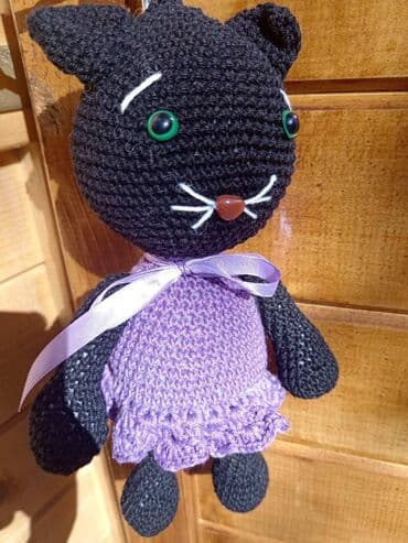 Igračke: Heklana igračka mačka 🌈 U svet mašte vodi te končić po končić… 🧶💫