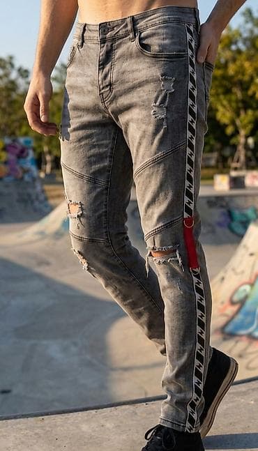 Muške skinny farmerke u sivoj ispranoj nijansi sa urbanim detaljima