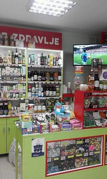 Prodajem police sa rafovima, cena je 2300 eura, za ozbiljne kupce na lalafo.rs Prodajem police sa rafovima, cena je 2300 eura, za ozbiljne kupce