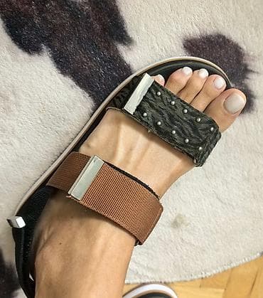 calvin klein cipele zenske: Calvin Klein tasna, nosena malo, u savrsenom stanju, ima dzep i dve — 2