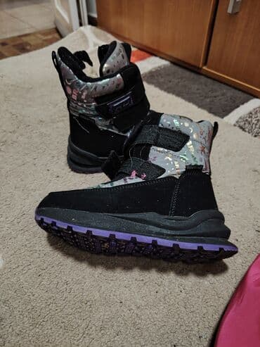 Dečje zimske čizme sa toplom postavom, 32 poštarina 340 uplatom na na lalafo.rs Dečje zimske čizme sa toplom postavom, 32 poštarina 340 uplatom na