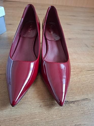 hm salonke: Crvene lakovane cipele,40 br,duzina gazista 26 cm,visina potpetice — 3
