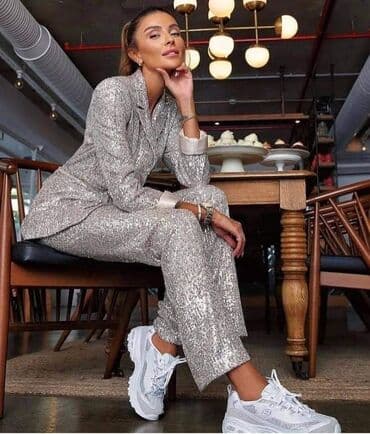 zenski kompleti mona: S m l xl 6200 din — 3