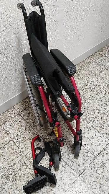 invalidska stolica za wc: Invalidska kolica MEYRA, sklopiva, u odlicnom stanju, sve — 3