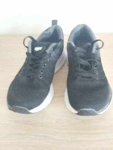 Women's Sneakers and athletic shoes: 39 — 2