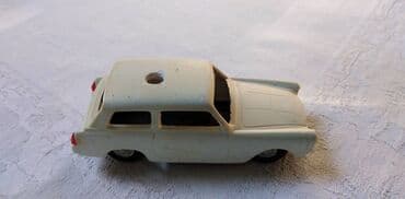 two and a half man sa prevodom: Mehanotehnika Innocenti Austin A 40, 1:43 plastica — 1