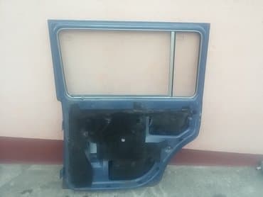 presvlake za prednja sedista: Vrata zadnja desna Lada 2131 Niva. Polovno, ocuano. Skinuto sa — 6