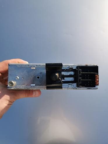 radio kasetofon kupujemprodajem: Volkswagen Beta auto radio kasetofon - Originalni VW kasetni radio — 2