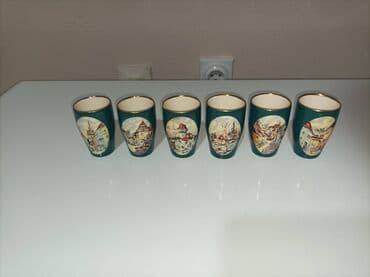 tepisi od memorijske pene: Na prodaju set od 6 ukrasnih čaša, u extra stanju — 3