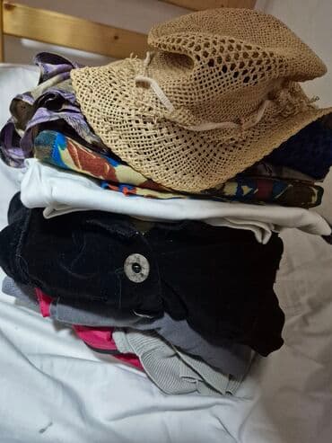 Poklanjam lot stvari. vel.s/m