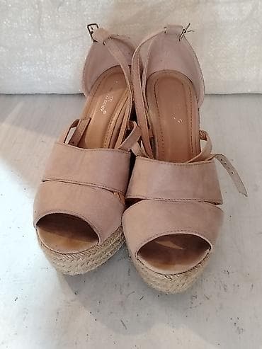 sandale sa plutom prodaja: Zenske sandale Belle Woman broj 40-500 dinara Odlicno stanje Broj 40 — 2