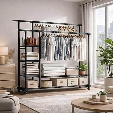 namestaj ada: Garderober na točkićima Zahvaljujući točkićima i donjoj polici, lako — 1