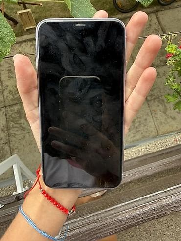 iphone 11 prodaja: Na prodaju iPhone 11 – 64 GB Prodajem iPhone 11 (64 GB) u jako dobrom — 9