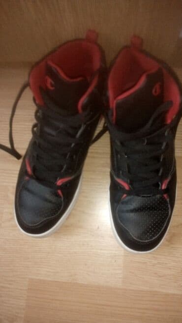 Women's Sneakers and athletic shoes: Champion, 39, bоја - Crna — 5