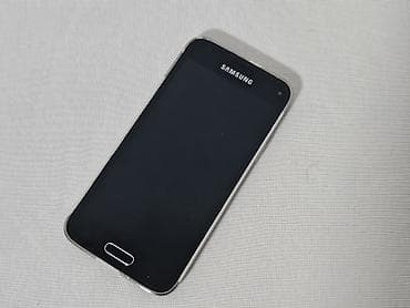 pixi 4: Na prodaju Samsung Galaxy S5 mini u crnoj boji. Telefon je fizički — 1