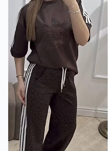 Accessories: Adidas ženski komplet – majica kratkih rukava i trenerka sa leopard — 1