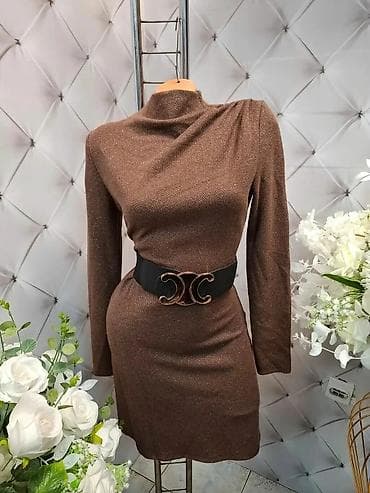 bluze c: Elegantna mini haljina sa dugim rukavima i rol-kragnom - Kroj: figuri — 1