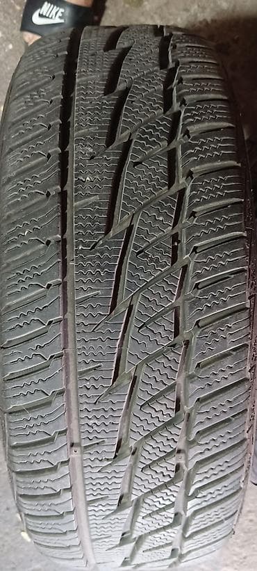 polovne garaze za auto: Auto gume,dve su letnje,par i jedna zimska,cena za sve tri — 4
