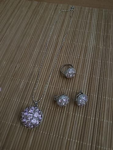 swarovski komplet: Srebrni set 925
Prsten broj 7 — 4